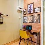 Luxury City-Loft, Just 9 Minutes Walk To The Beach