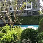Dusit2