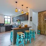 Modern Pool Villa, 4 Bedroom Close To Beach - Hv