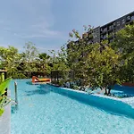 Lahabana Huahin By Pat