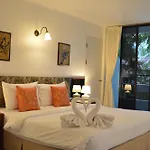 Nern Chalet Beachfront Hotel