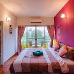 Baan Lao 3 Bedroom Town House Near The Sea