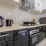 4 Bedroom Modern Pool Villa Bl10