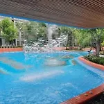 Hua Hin 1 Bedroom Pool View Near Beach, Cicada
