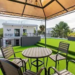 Boulogne Pool Villa