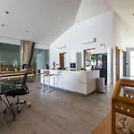 Large Private Pool Villa With 7 Bedrooms 7B