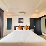 บ้านสไลเดอร์แดง พูลวิลล่า 4 ห้องนอน พัก 15-20 คน