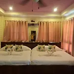 Karoon Hut