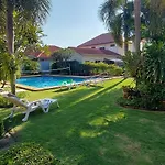 Baan Victoria Paradise Resort