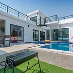Modern Enjoy Pool Villa Hua-Hin