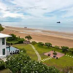 Beachfront Modern 4 Bedroom Pool Villa - Rv