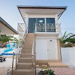 Di Pool Villa Hunhin 2Km From Beach