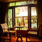 Ruenkanok Thaihouse Resort