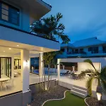 Stunning Villa With Pool And Tropical Garden