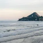 2-Bedroom Sea View Condo 1F 1Min To Cicadamarket