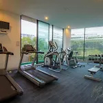 449 8 Floor Family Room Imm Aim Condo By Pik
