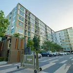 449 8 Floor Family Room Imm Aim Condo By Pik