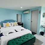 Ocean Blue Huahin Guesthouse