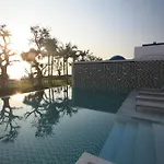 The Crest Santora Hua Hin - Family Room - Pool Access - Monthly Rent Only