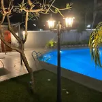 7 Minutes From Centre Orchid Villa With Jacuzzi And Pool Table