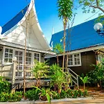 Luna Hut Resort