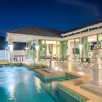 Prime Twilight 4-Bedroom Pool Villa With Mountains