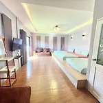 บ้านพูลแอคเซส หัวหิน 4 ห้องนอน จัดปาร์ตี้ คาราโอเกะ โต๊ะพูล พัก 8-20 คน