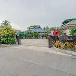 Capital O961 Baan Dow Chompoo Resort