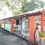 Oyo 75372 Flight Hut Hotel