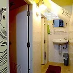 Les Bobos Backpacker Hostel