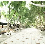 Franjipani Resort