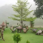 Baandin Huaiphung Resort