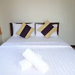 Baan Taweesuk Guest House