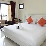 Baan Taweesuk Guest House