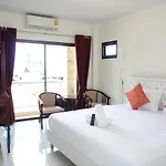 Baan Taweesuk Guest House