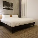J Pool Villa Huahin