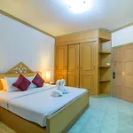 Hua Hin Condotel & Resort Taweeporn