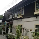Baan Somboon Guesthouse