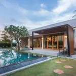 Proud Villa Huahin