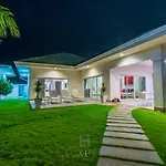 Hua Hin Pool Villa With 4 Bedrooms L50