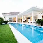 Villa Cattleya