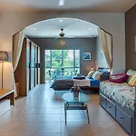 Super Nice Townhouse In City Center, 10 Minutes Walk To Beach, Night Market ...
