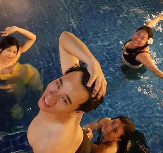 บ้านพูลแอคเซส หัวหิน 4 ห้องนอน จัดปาร์ตี้ คาราโอเกะ โต๊ะพูล พัก 8-20 คน