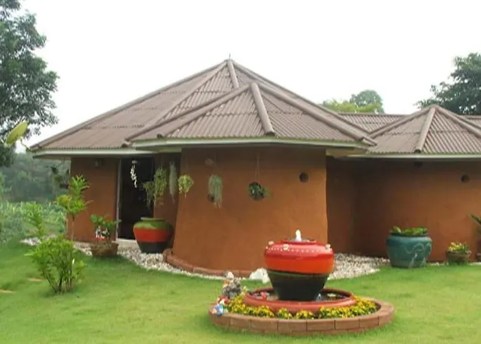 Baandin Huaiphung Resort