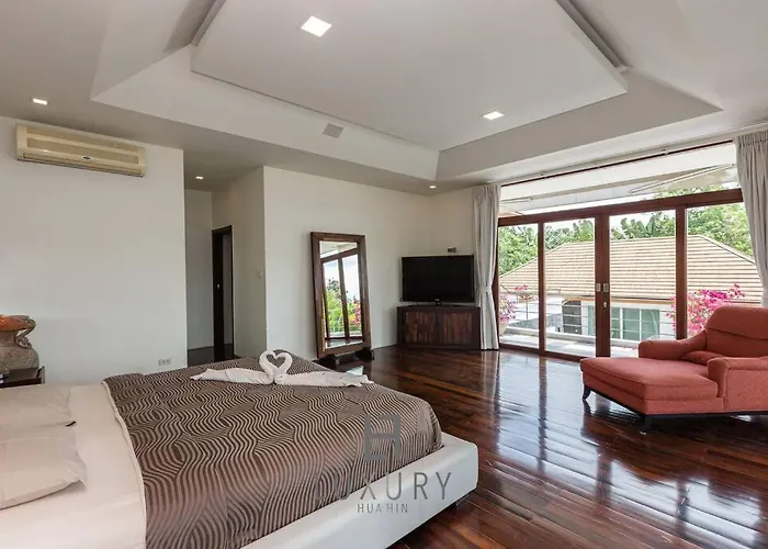 Unique Pool Villa With 5 Bedrooms And Sea View Pm-C1