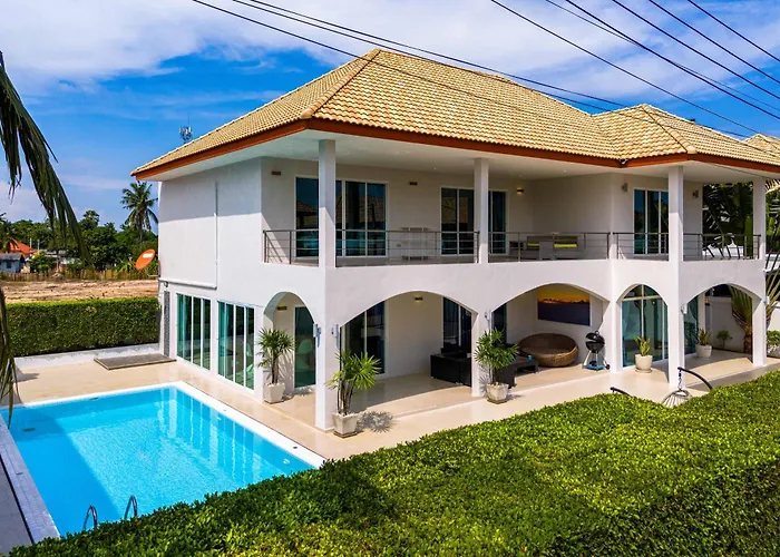 Modern 4 Bedroom Pool Villa In Good Location Vy