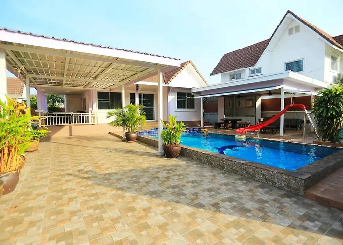Tropical Hill Pool Villa