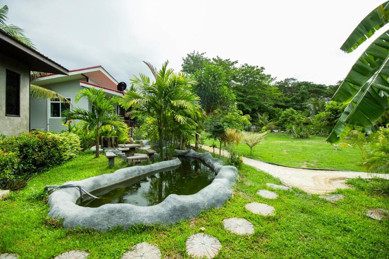 Oyo 999 Baan Pak Rom Ruen Hotel