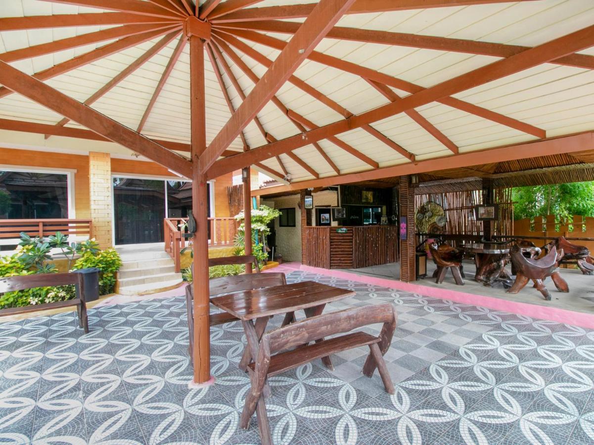 Capital O961 Baan Dow Chompoo Hotel Hua Hin