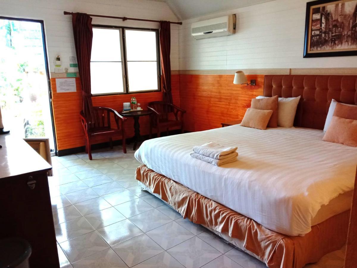 Luna Hut Resort 3*